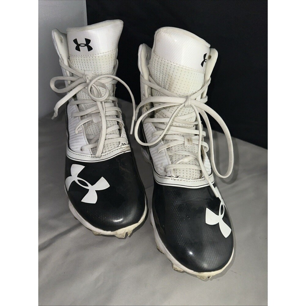 Under Armour Highlight RM MID Football Cleats Style 3021197-003 6.5 Black/white